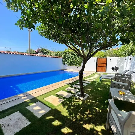 Alacati Koy Ici Mustakil Havuzlu Lux Limon *