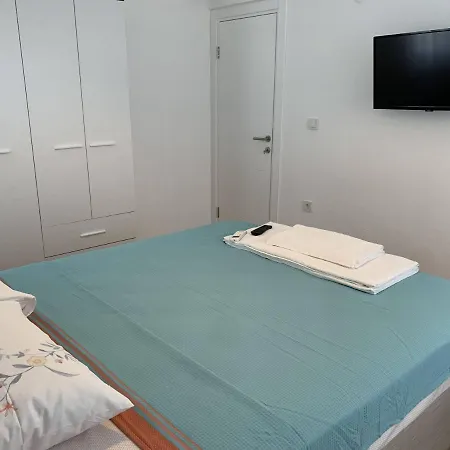 Alacati Koy Ici Mustakil Havuzlu Lux Limon