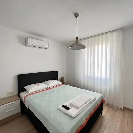 Alacati Koy Ici Mustakil Havuzlu Lux Limon *