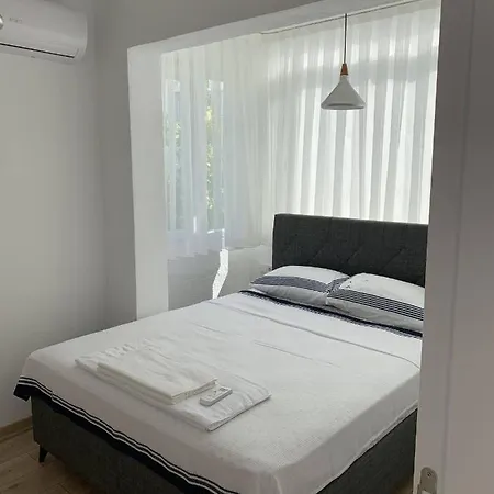 Alacati Koy Ici Mustakil Havuzlu Lux Limon