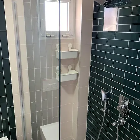 Alacati Koy Ici Mustakil Havuzlu Lux Limon Villa *